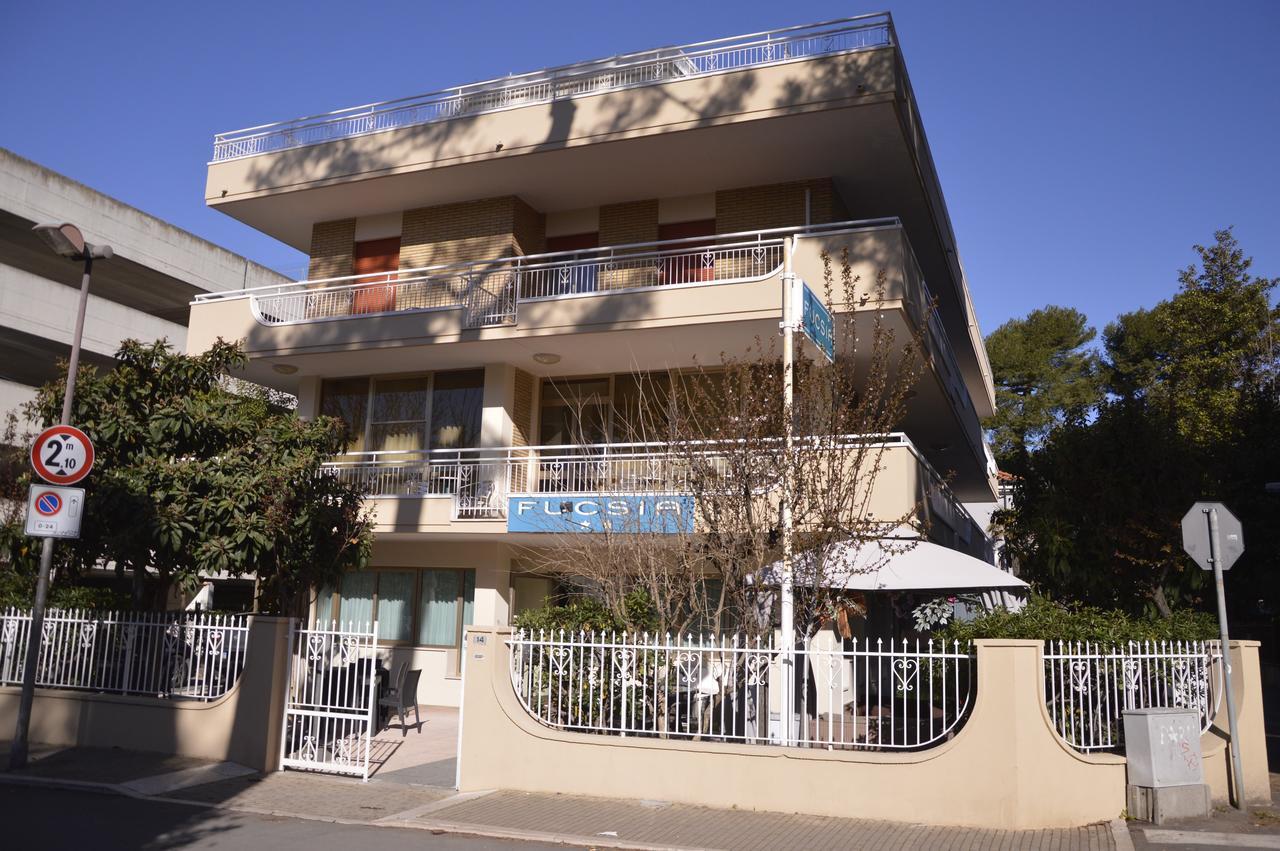 Hotel Fucsia Riccione Kültér fotó
