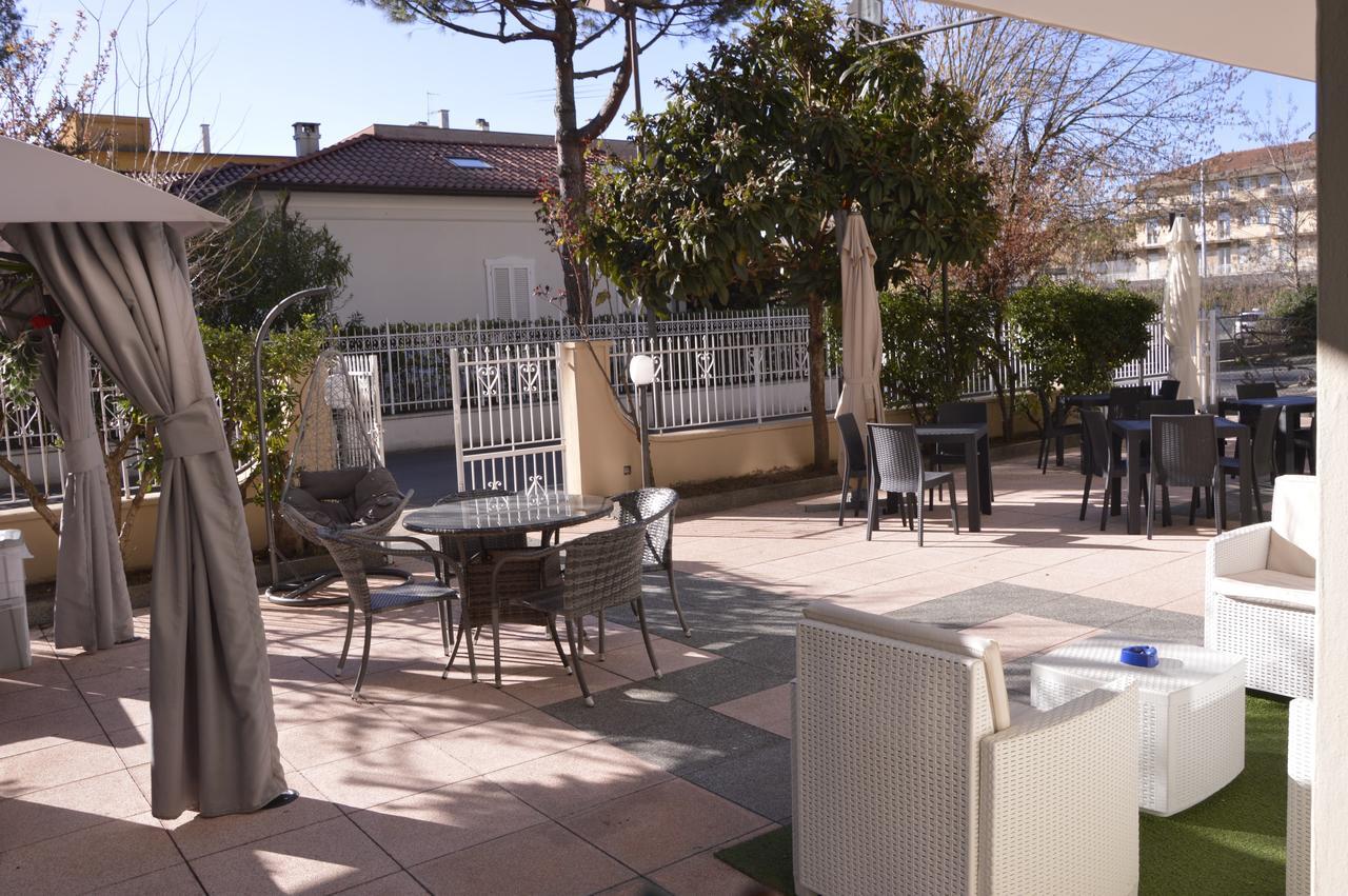 Hotel Fucsia Riccione Kültér fotó