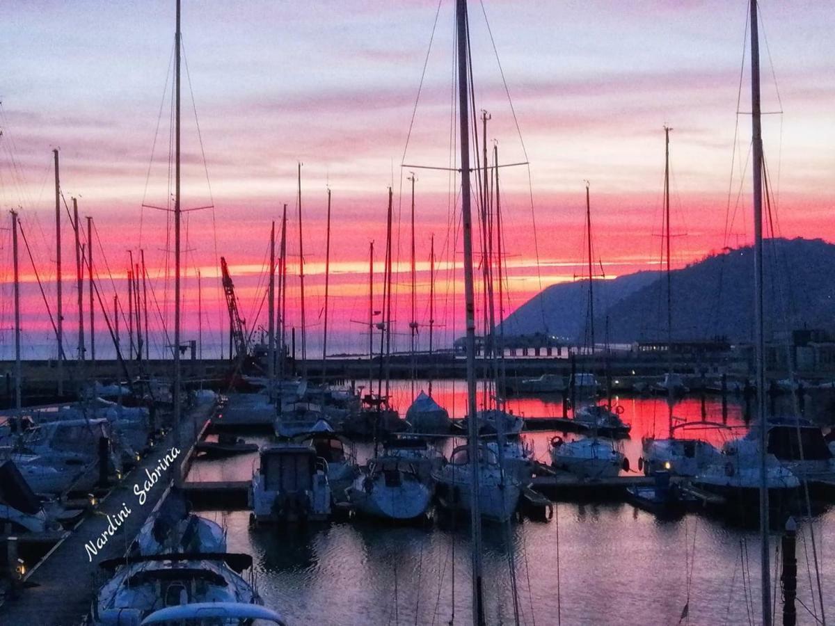 Hotel Fucsia Riccione Kültér fotó
